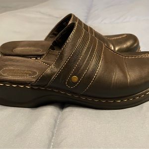 Clarks- size 10- good condition